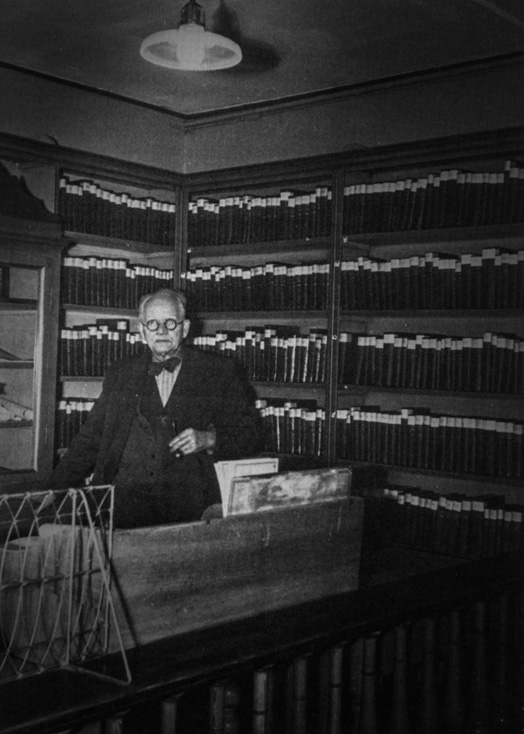 bibliotikar-og-smed-jacob-valdemar-ryberg-ca-1953